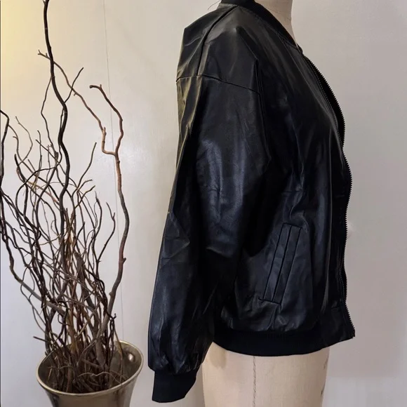 Women's Black Bomber Jacket faux leather - Picture 5 of 6